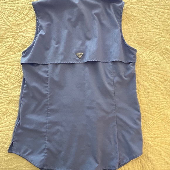 Women's Columbia Sleeveless Fishing Shirt - Picture 3 of 4